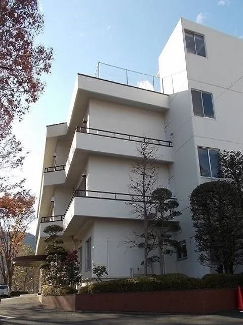 青梅三慶病院まで1300m