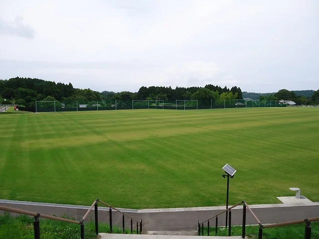 川南町運動公園まで1100m