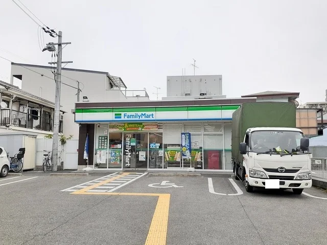 ファミリーマート 東三国六丁目まで650m