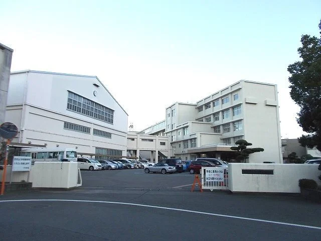 静岡西高校まで600m