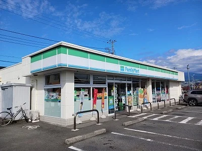 ファミリーマート　岩松店まで450m