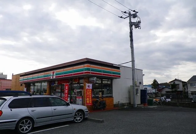 セブンイレブン裾野茶畑店まで1600m