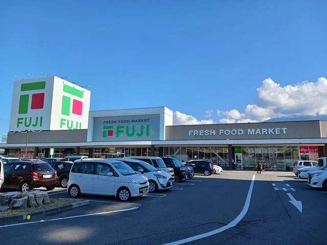 フジ 新居浜駅前店まで700m