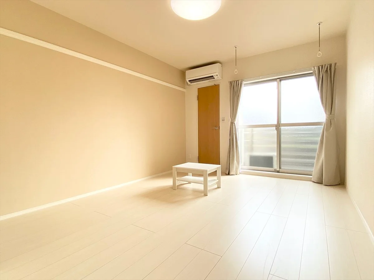 配置が反転の部屋があります。