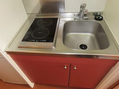 2口の電気コンロまたはIHコンロとなります