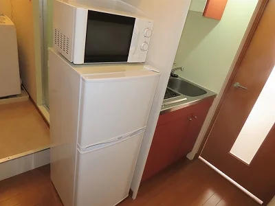 電子レンジ、冷蔵庫完備