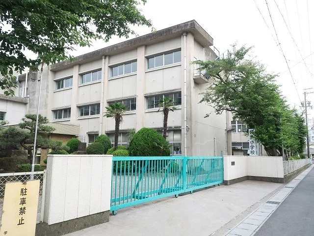 岐阜市立鏡島小学校まで800m