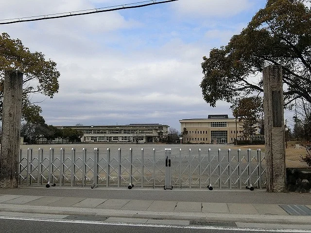 本巣市立真桑小学校まで850m