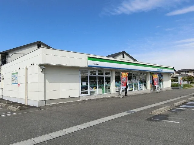 ファミリーマート 本巣上真桑店まで650m