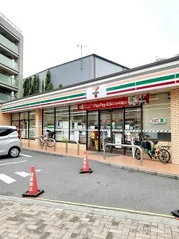 セブンイレブン渋谷本町3丁目店まで240m