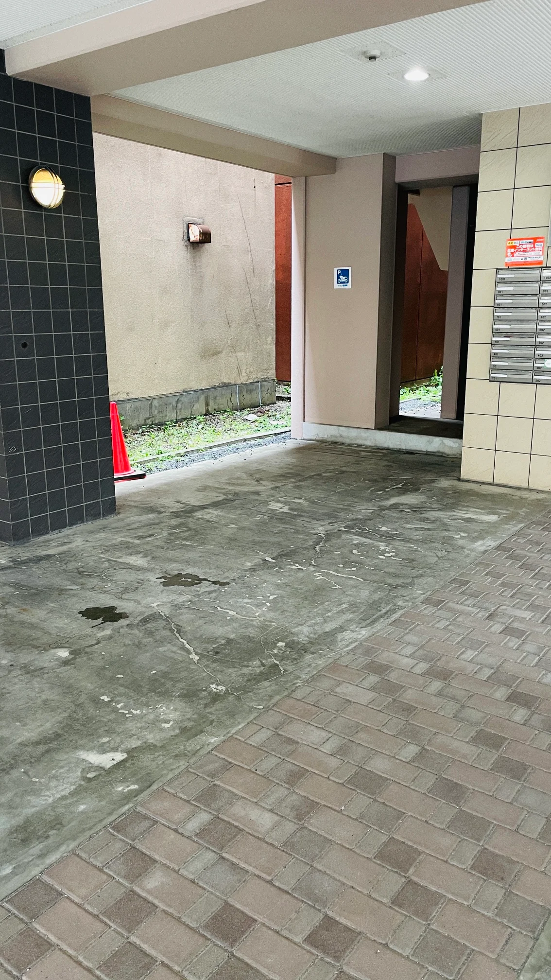 バイク駐輪場