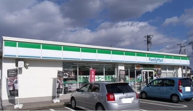 ファミリーマート富士大学前店まで1700m