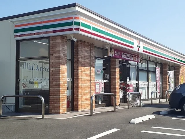 セブンイレブン京目町店まで600m