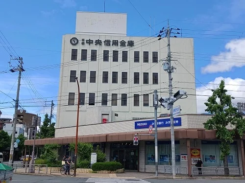 みずほ銀行　出町支店まで80m