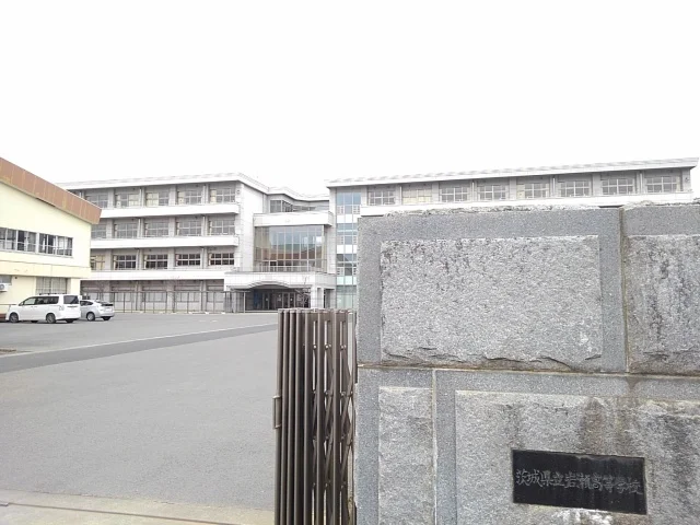 茨城県立岩瀬高等学校まで700m