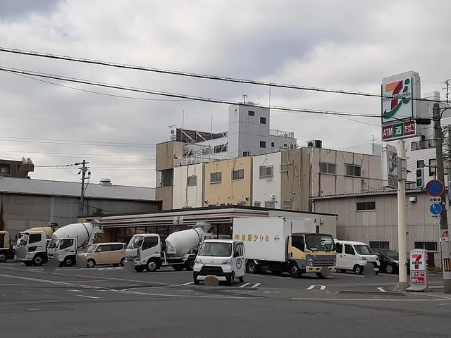 セブンイレブン今林4丁目店まで600m