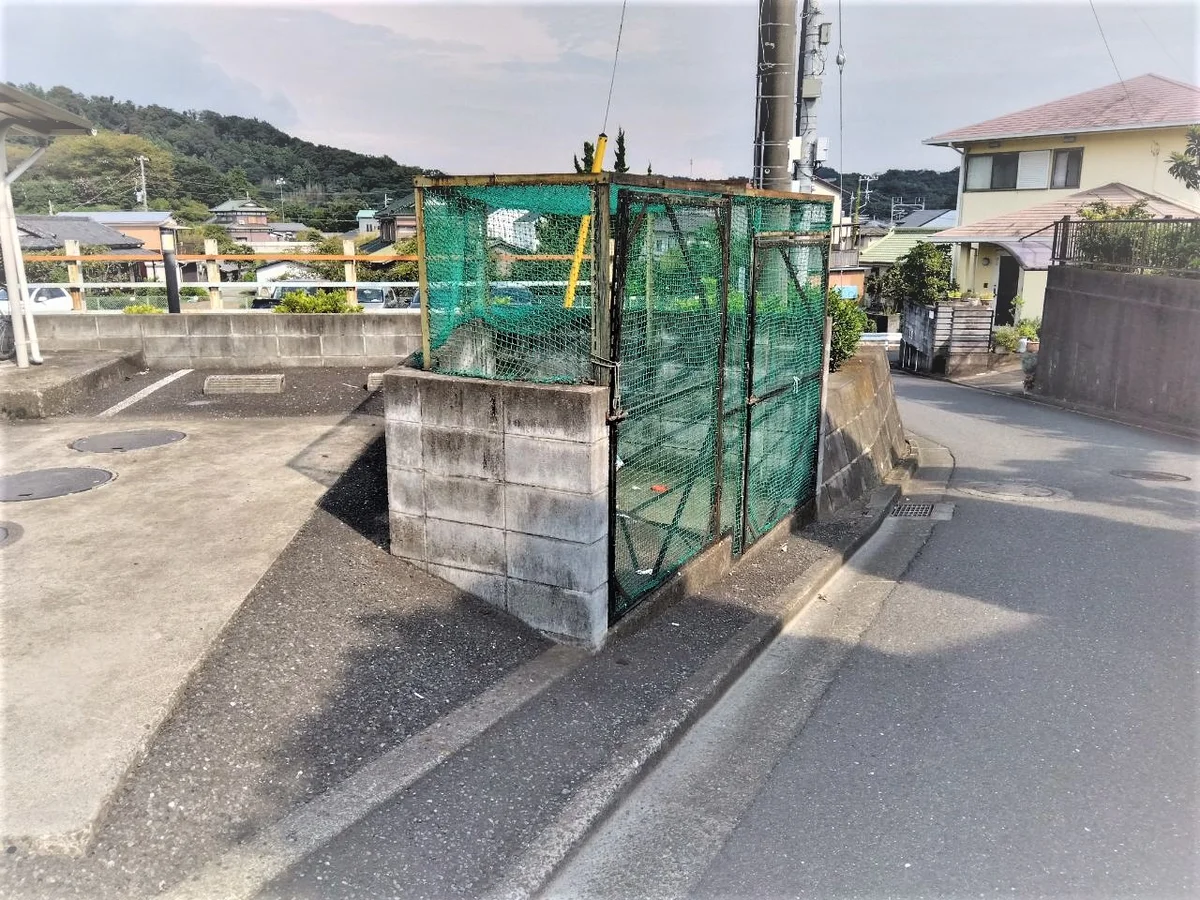 ゴミ置き場