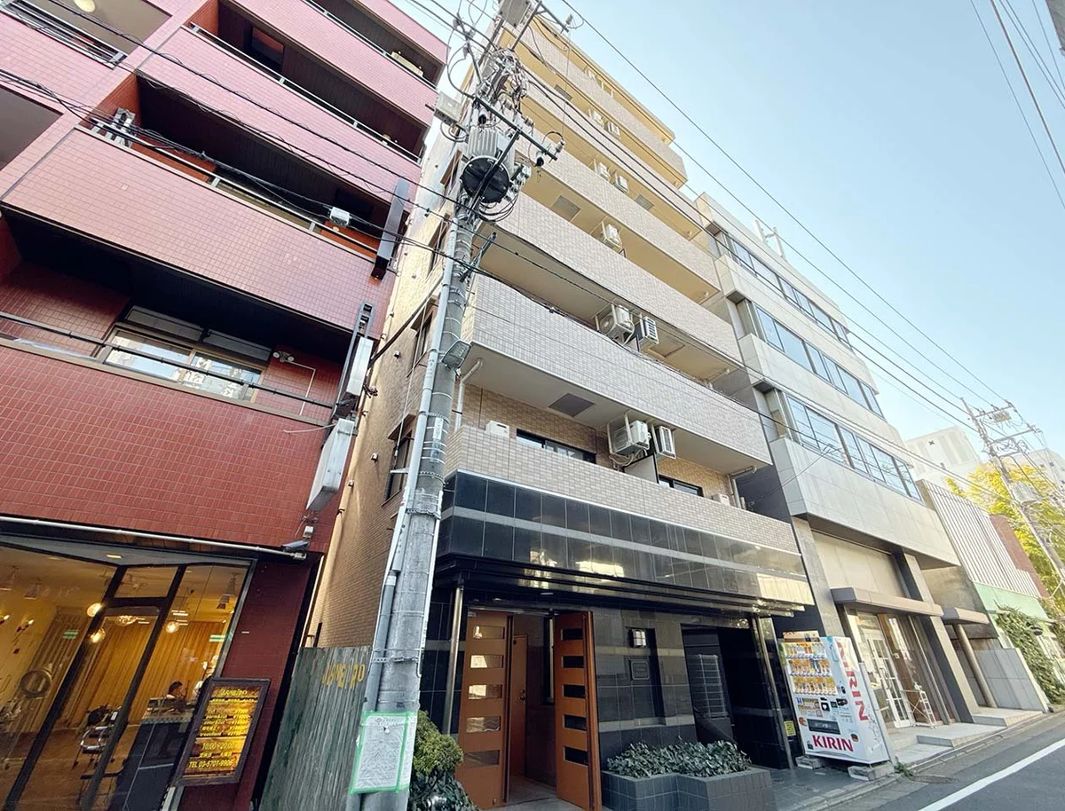 写真はイメージです。ラグなどの室内装飾はございません。