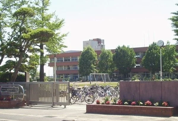 東金市立城西小学校まで1400m