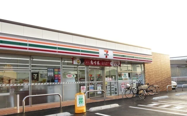 セブンイレブン松阪下村町店まで290m