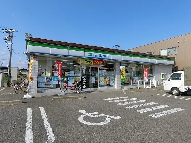ファミリーマート　大垣笠木町店まで800m