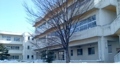 霊山中学校まで650m