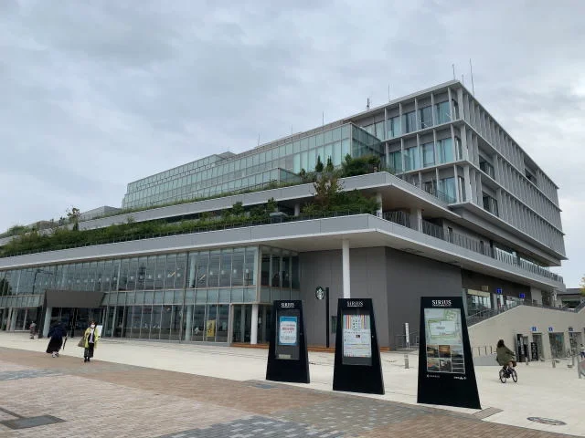 大和市立図書館まで260m