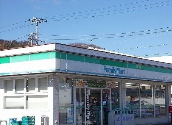 ファミリーマート三島壱町田店まで650m