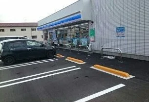 ローソン新潟中木戸店まで20m