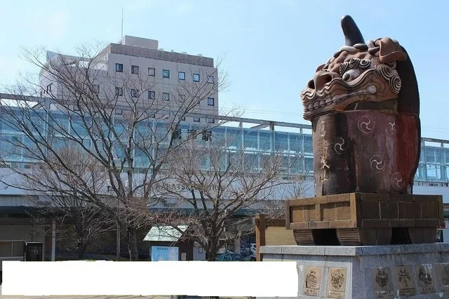唐津駅まで2500m