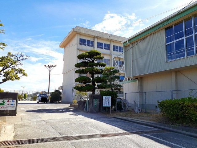 緑丘小学校まで720m
