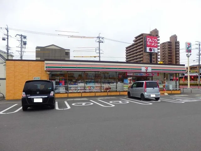 セブンイレブン川越町富洲原店まで800m