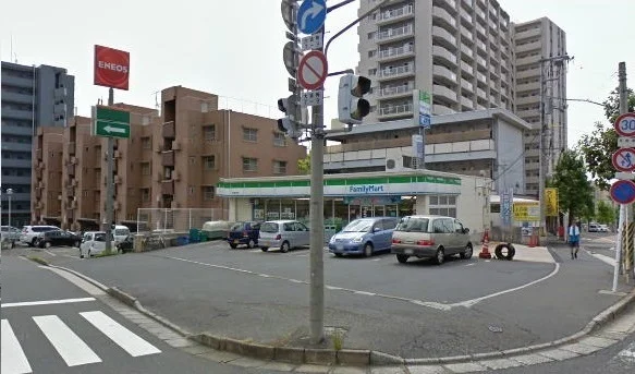 ファミリーマート 高須駅前店まで400m