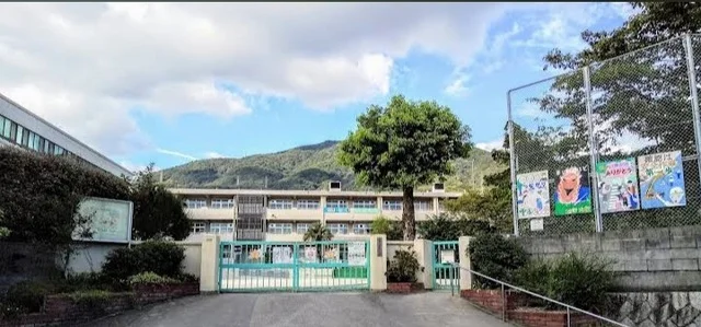 呉市立明立小学校まで1400m