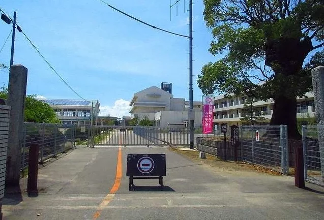 兵庫小学校まで1700m