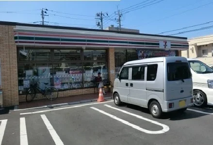 セブンイレブンまで130m