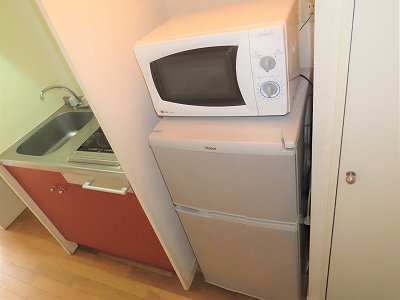 電子レンジ、冷蔵庫完備