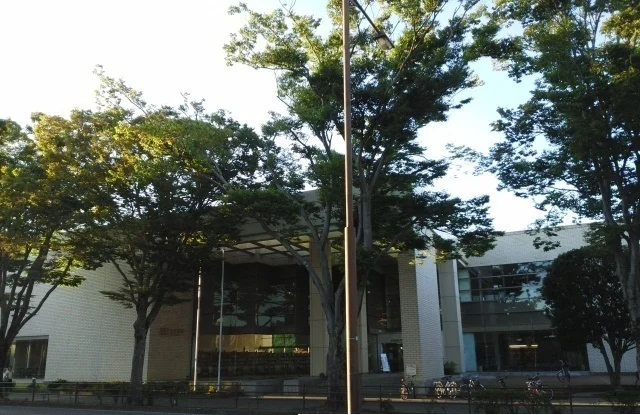 成田市立図書館まで3100m