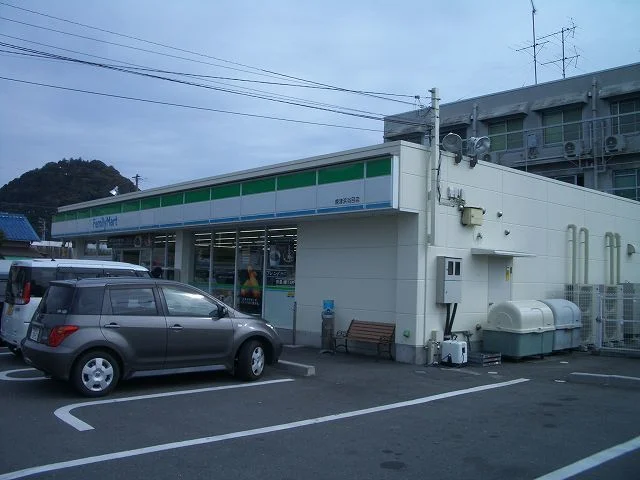 ファミリーマート　浜当目店まで160m