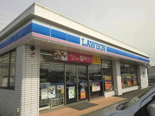 ローソン各務原鵜沼朝日町店まで500m