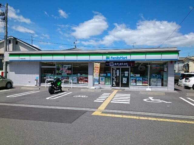 ファミリーマート倉治西店様まで900m
