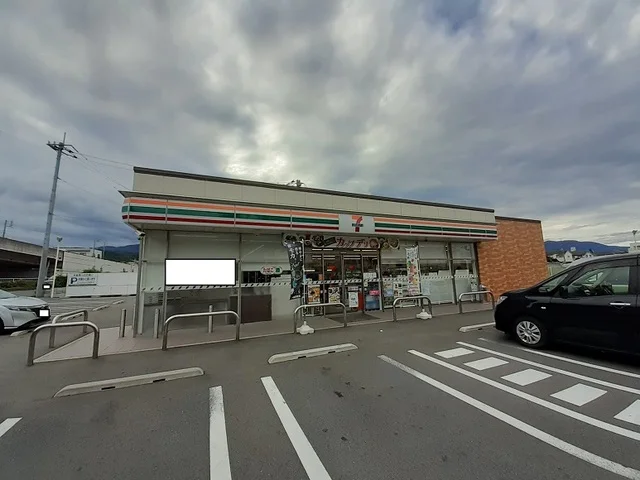 セブンイレブン渋川石原店まで650m