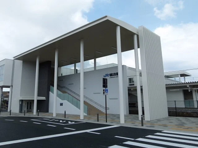 鴨方駅まで1400m