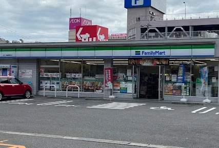 ファミリーマート 近江八幡鷹飼町店まで徒歩9分
