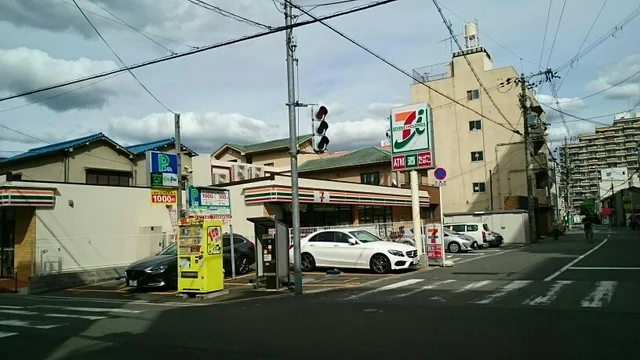 セブンイレブンまで70m