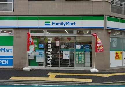 ファミリーマート 広島横川駅北口店まで徒歩2分