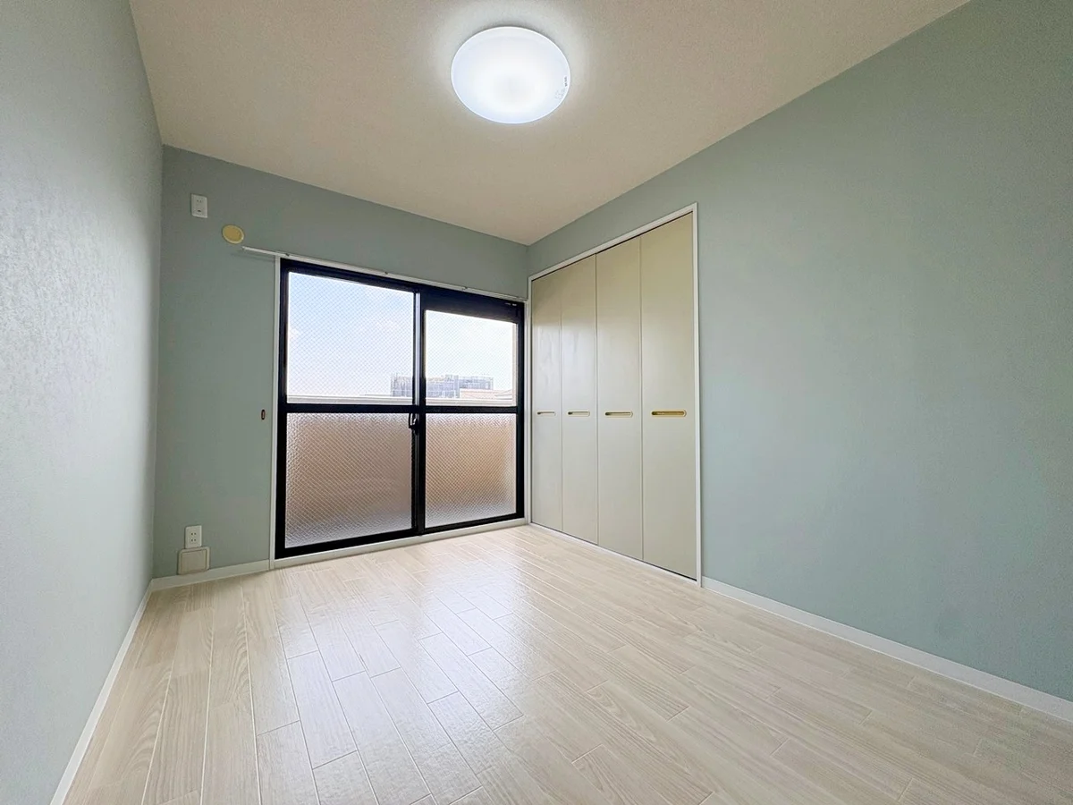洋室6帖のお部屋です☆備品設置前写真です。