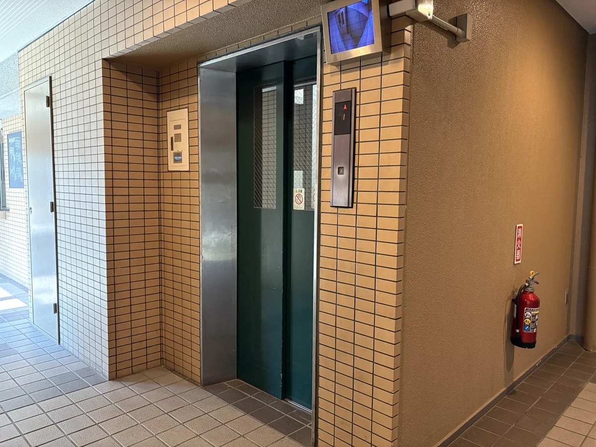 エレベーターがあるのでたくさんお買い物をしても便利ですね👜