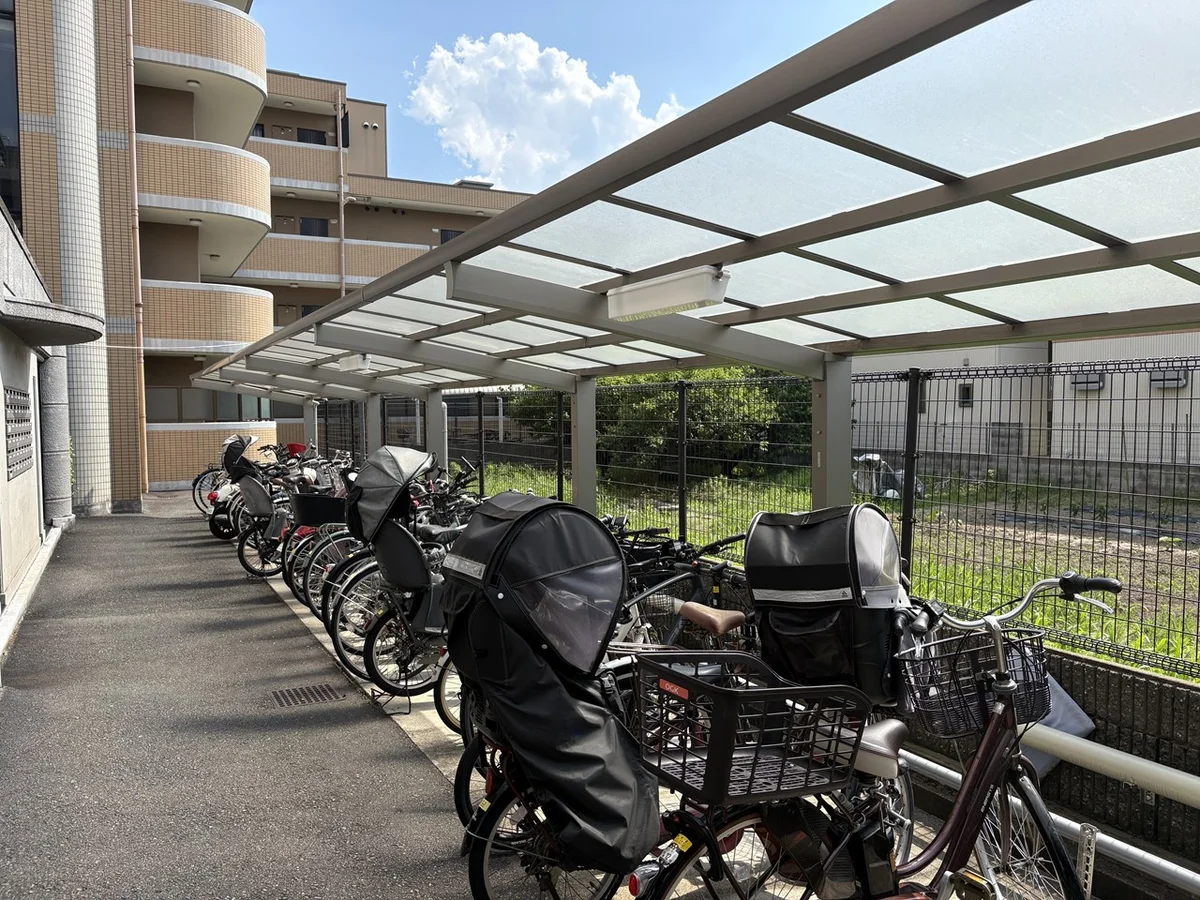 屋根付き駐輪スペースがあります🚲レンタサイクルもぜひご利用ください♪
