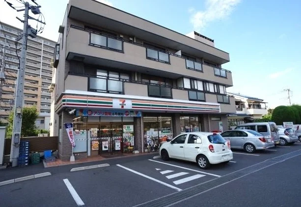 セブン　さいたま本町西5丁目店まで550m